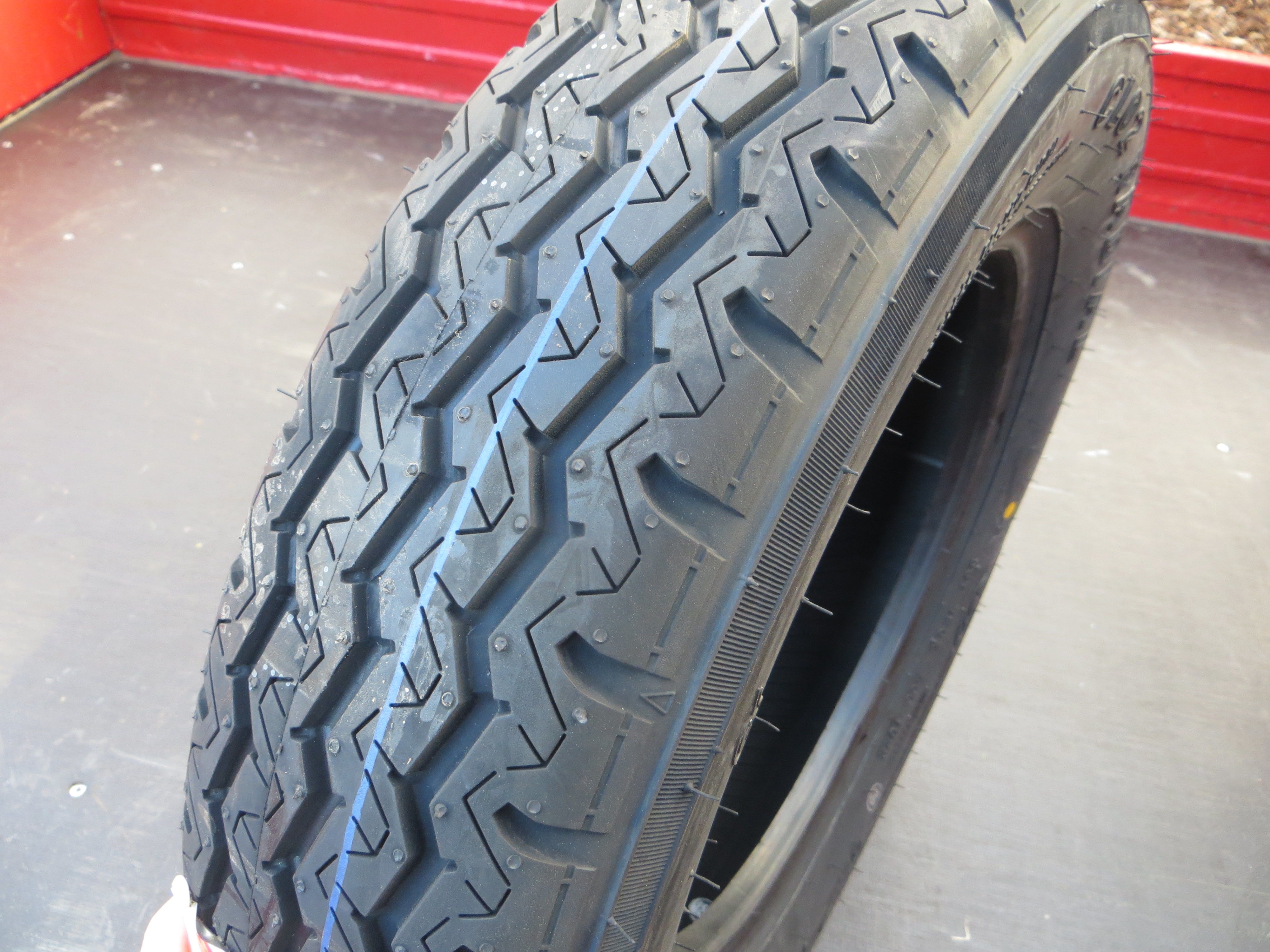 Reifen 125-R12 62S CST