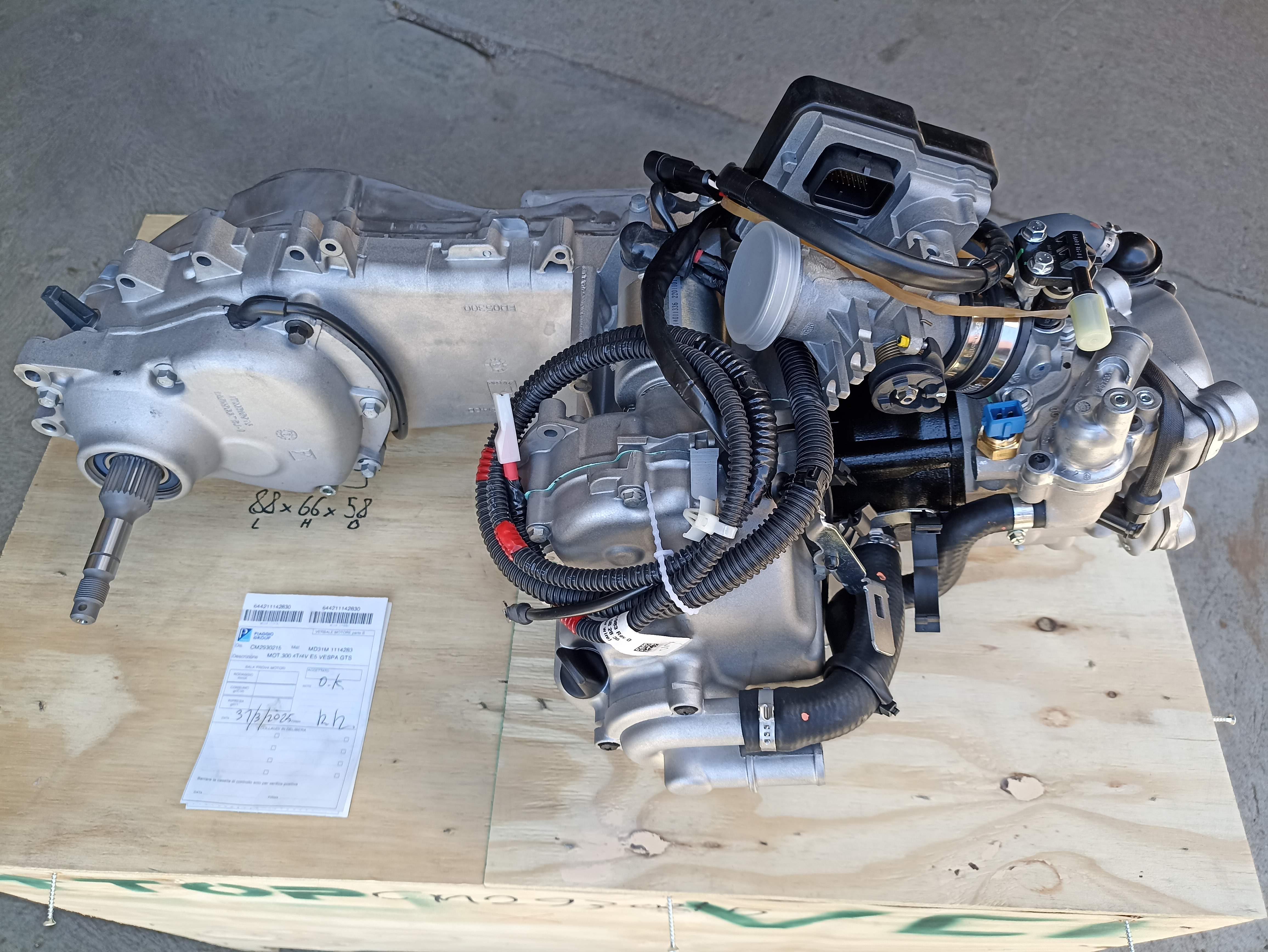 Neuer Vespa HPE300/ E5 Motor MD31M für GTS 300