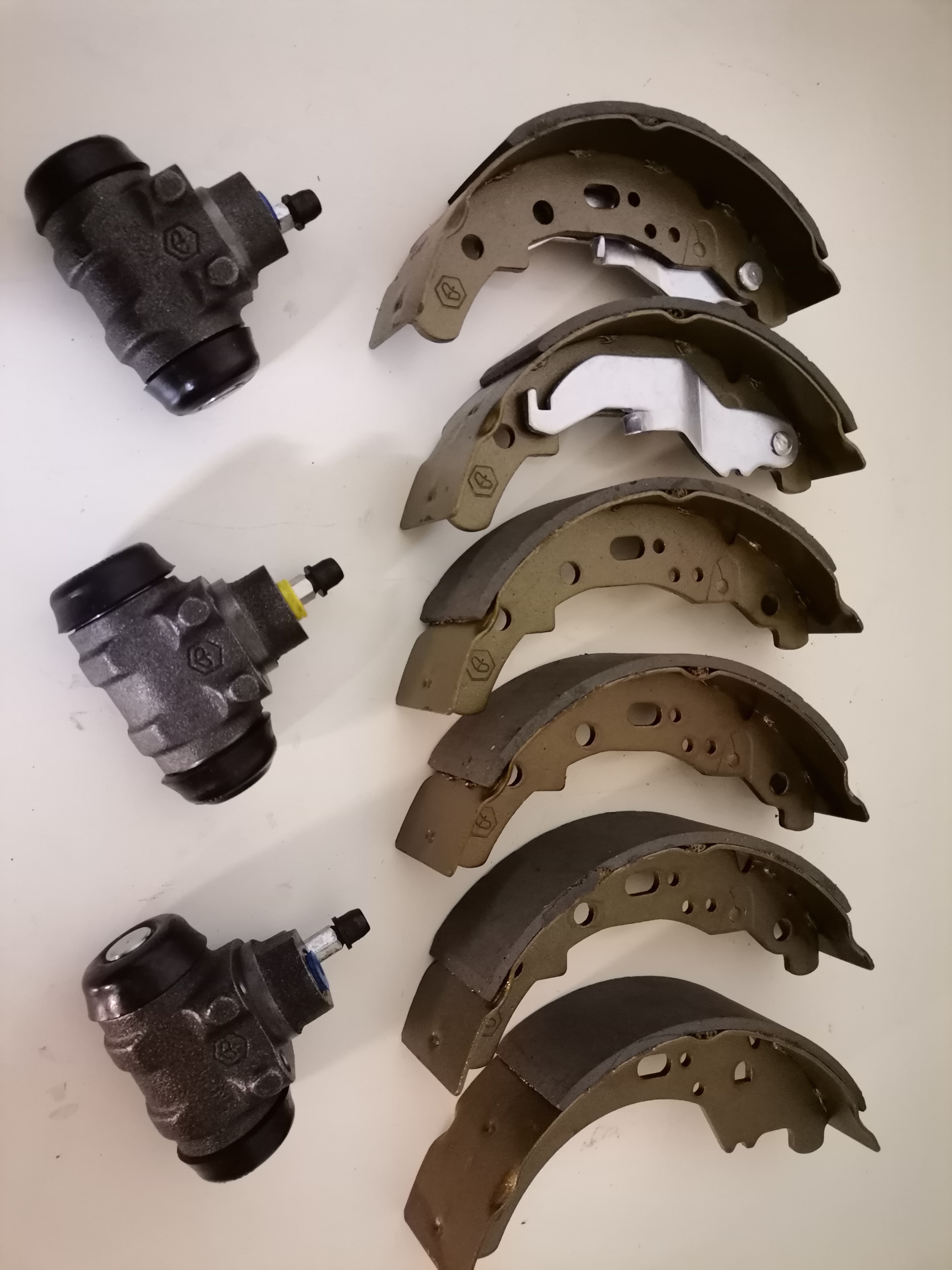 Set Bremsbacken und Radbremszylinder TM 602, TM 703 Original Piaggio