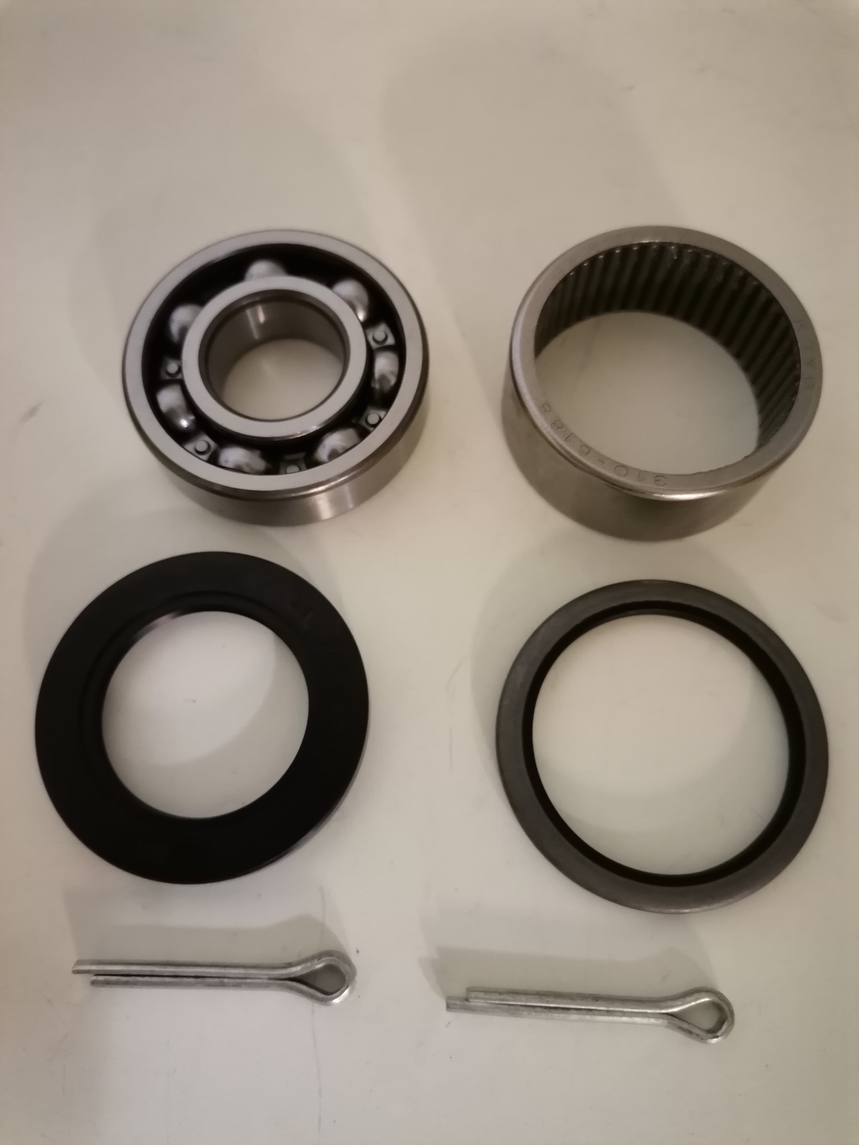 Set Radlager und Simmerring Hinterrad TM